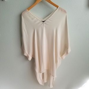 Vince. Ivory silk flowy top M